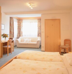 In-room safe, desk, soundproofing, free WiFi