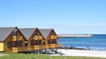 På stranden, vit sandstrand och fiske