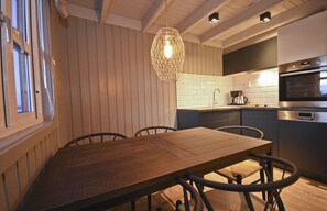 Cabin | Restauration dans la chambre