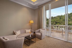 Balcony - The Golden Crown Hotel (Kandy)