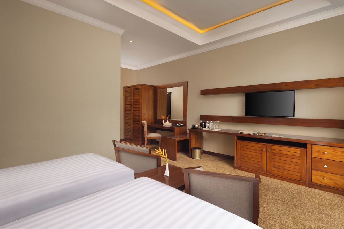 Deluxe kamer, 1 twee- of 2 eenpersoonsbedden, niet-roken | Een minibar, een kluis op de kamer, een laptopwerkplek