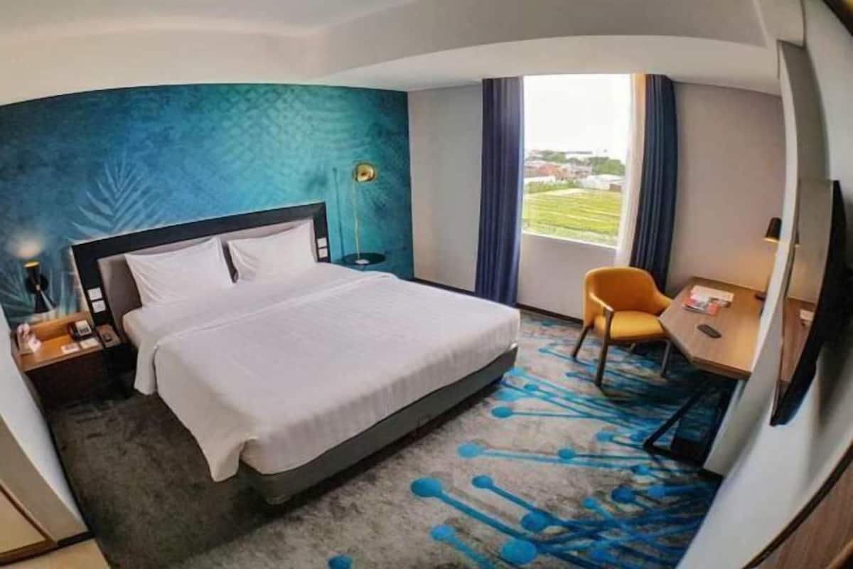 1 bedroom, in-room safe, desk, blackout curtains