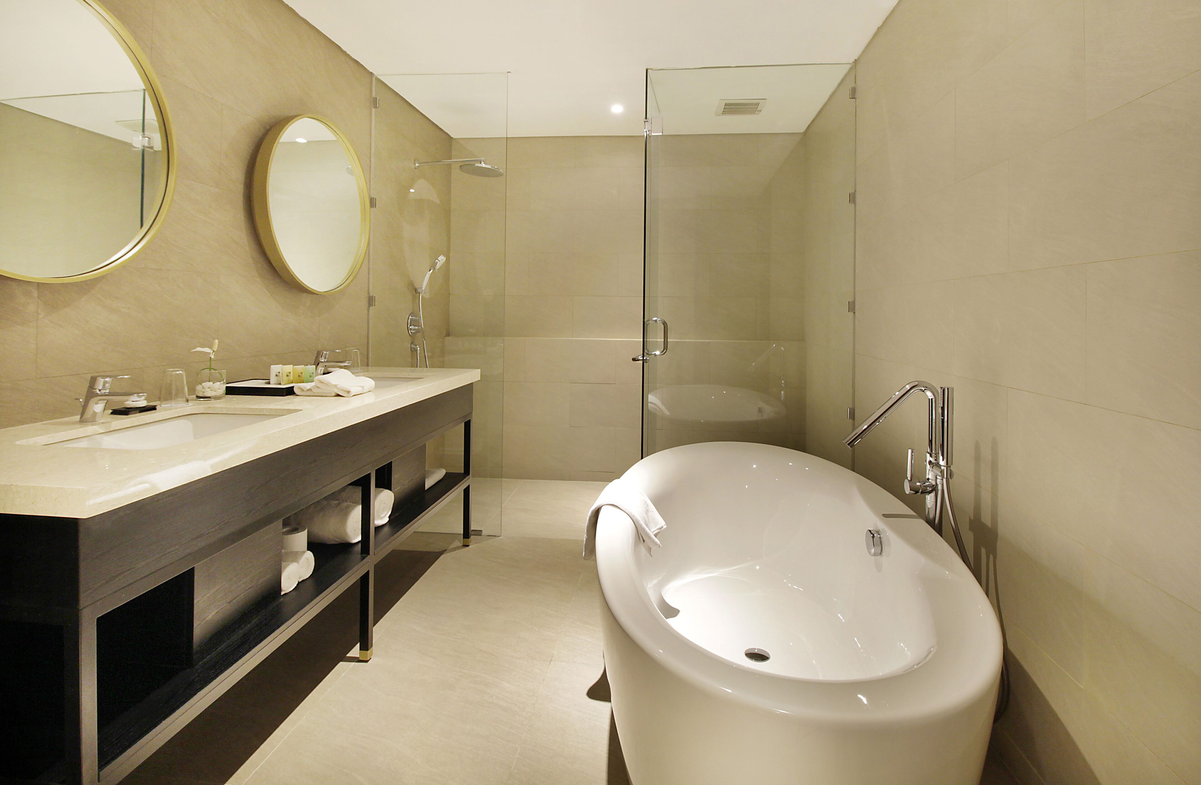 shower, free toiletries, hair dryer, slippers