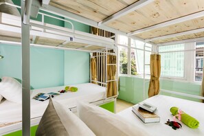 Bed in 10-Bed Mixed Dormitory | Soundproofing, free WiFi - Hanoi Centre Hostel (Hanoi)