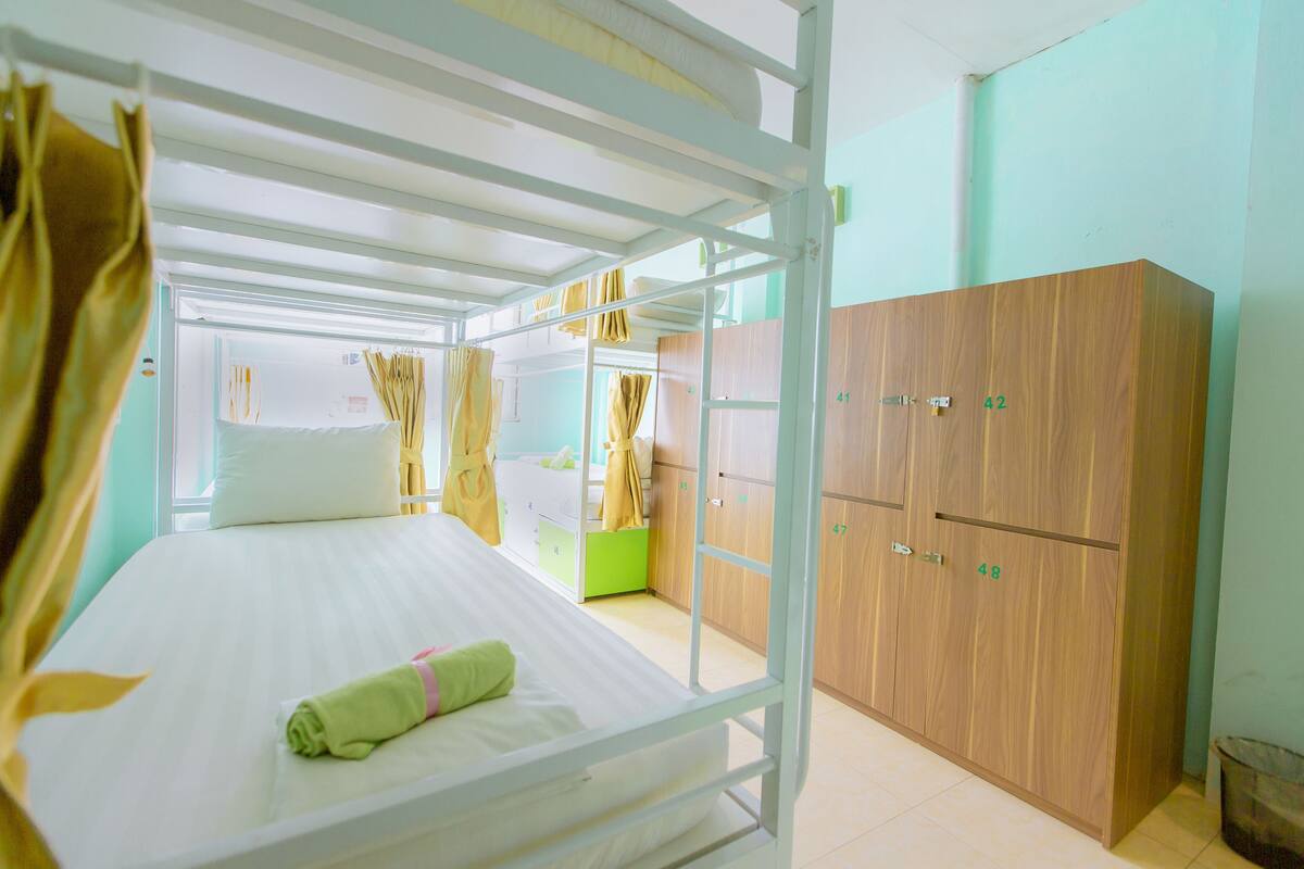 Dormitorio compartido Deluxe | Insonorización y wifi gratis