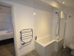 Bathroom - The Chapel House Hotel (Scarborough)