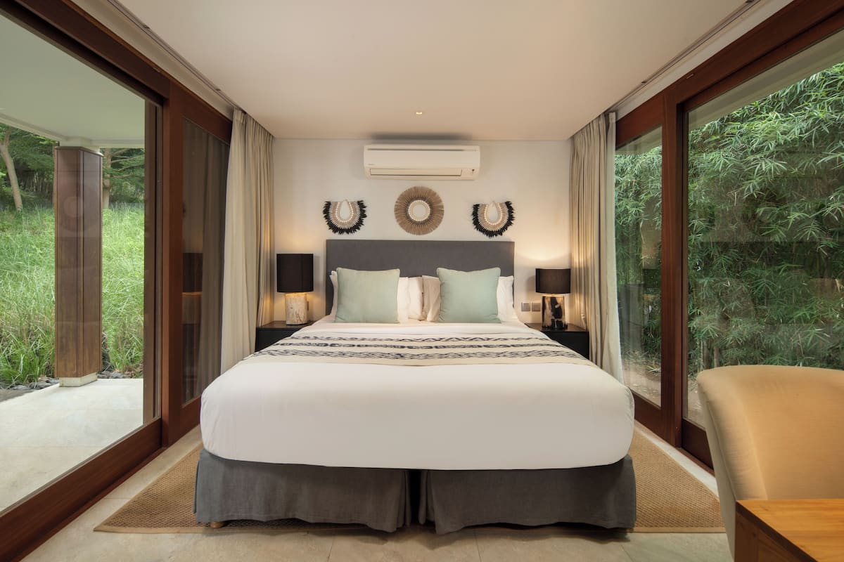 Bespoke Villa, 2 Bedrooms, Private Pool, Ocean View | Minibar, in-room safe, individually furnished, desk