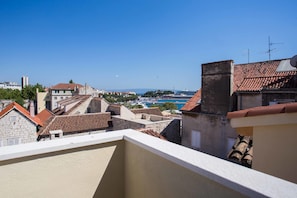 SUPERIOR TOP FLOOR SUITE | Ban công