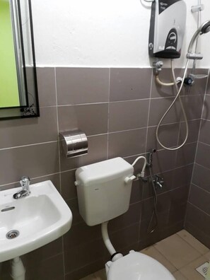 淋浴設備、免費梳洗用品、風筒、提供毛巾