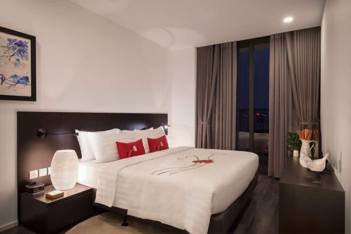 In-room safe, desk, iron/ironing board, free cots/infant beds