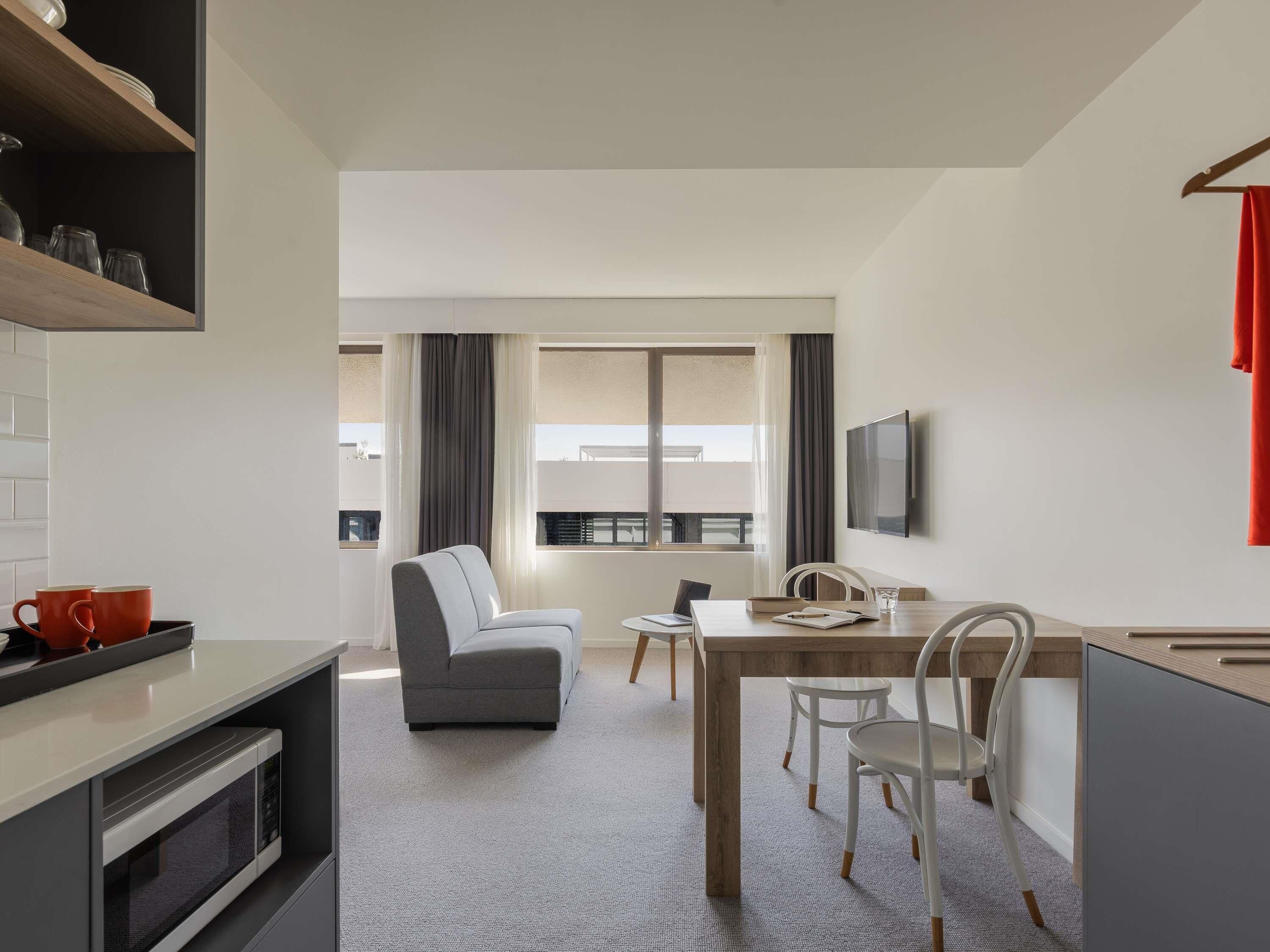 Suite (1 King Bed or 2 Twin Beds) | In-room safe, desk, blackout drapes, iron/ironing board