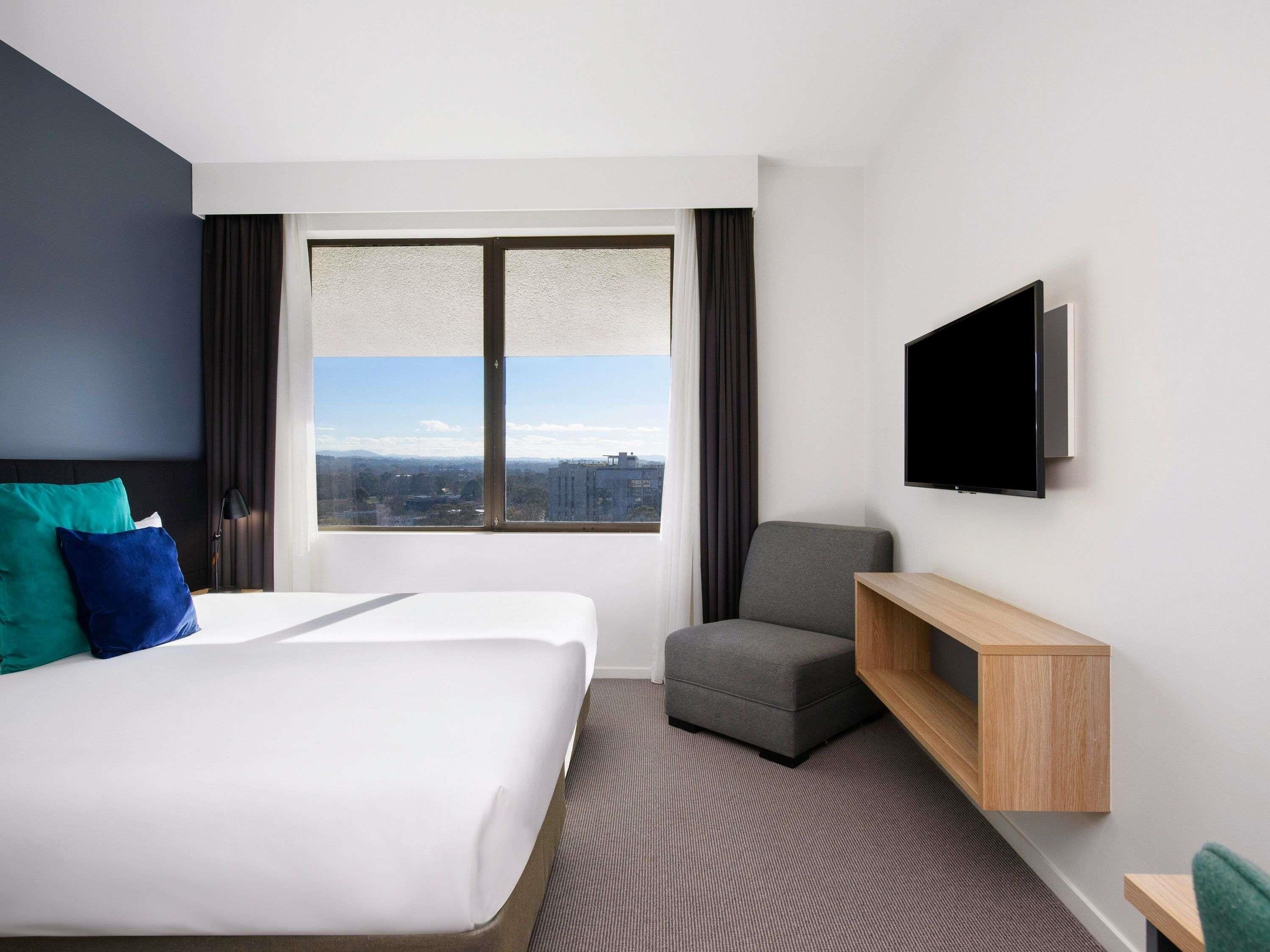 Studio Room (1 King Bed or 2 Twin Beds)