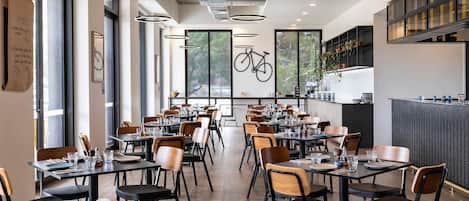 Frokost, lunsj og middag serveres