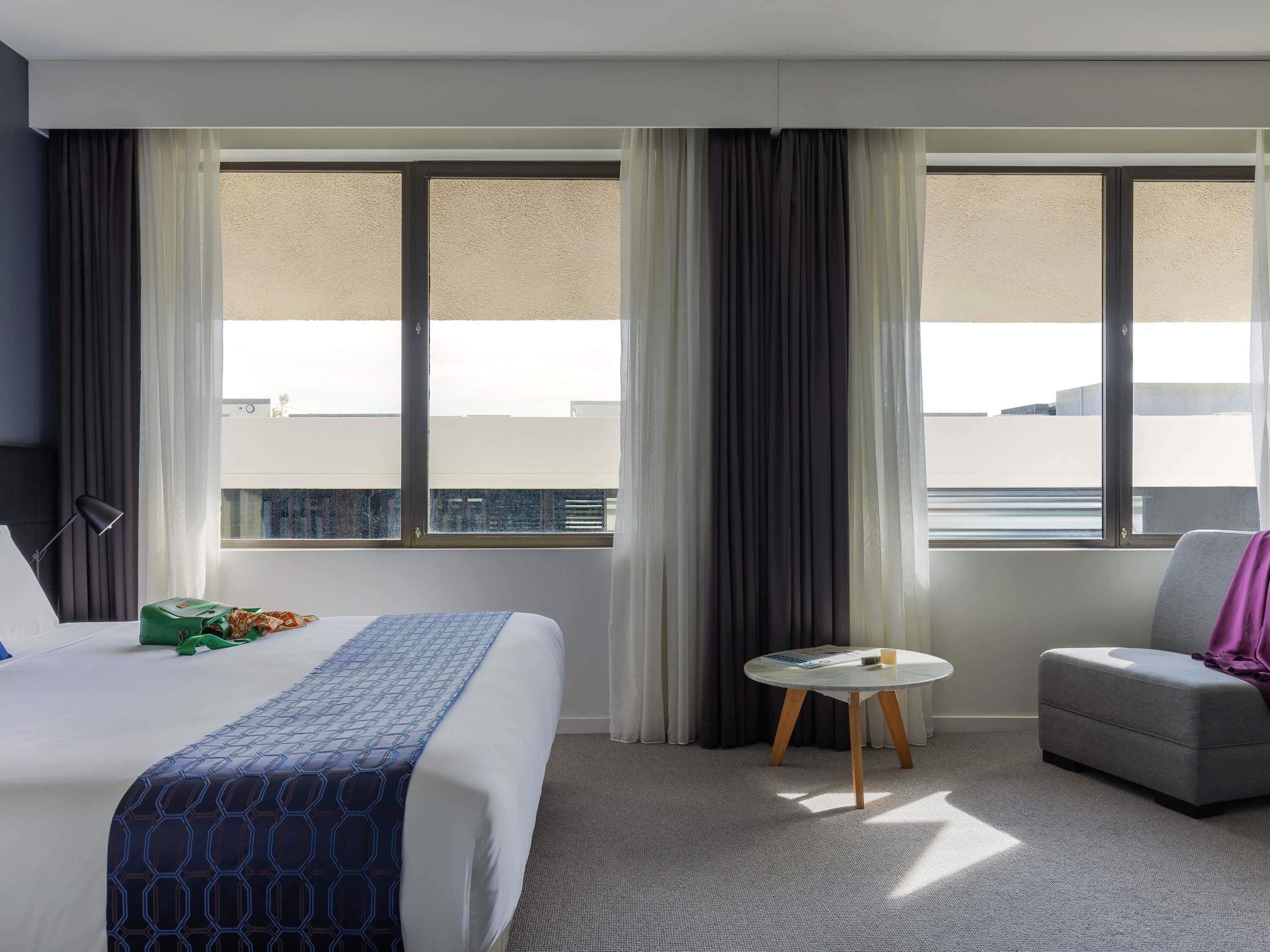 Suite (1 King Bed or 2 Twin Beds) | In-room safe, desk, blackout curtains, iron/ironing board