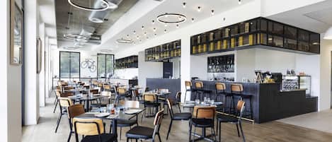 Frühstück, Mittagessen und Abendessen