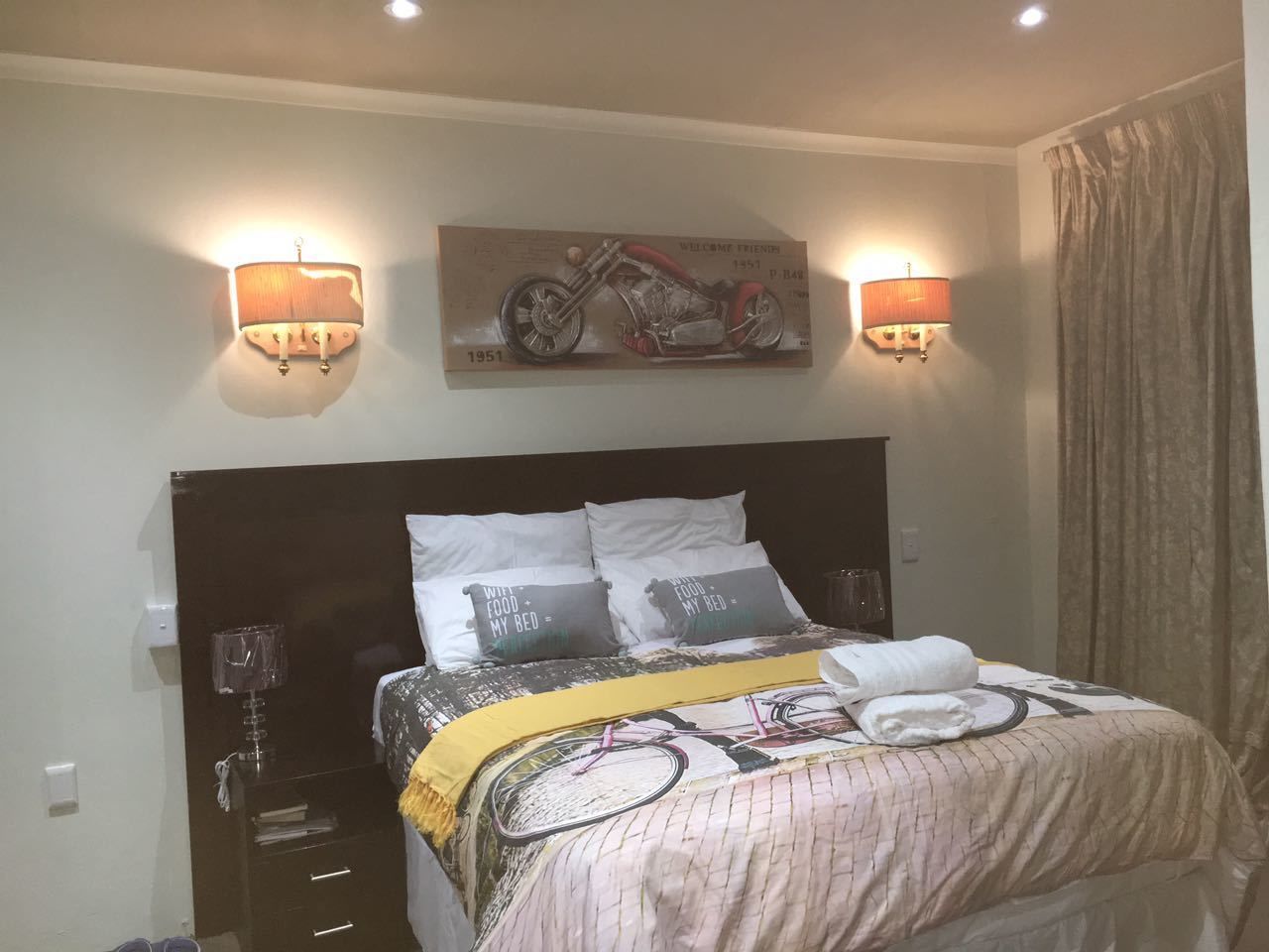 double room | in-room safe, individually decorated, individually furnished, desk