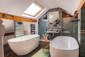 Penthouse, Ensuite (Arthur's Penthouse Suite) | Bathroom - Arthur's of Churchtown (Southport)