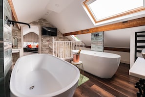 Penthouse, Ensuite (Arthur's Penthouse Suite) | Bathroom - Arthur's of Churchtown (Southport)