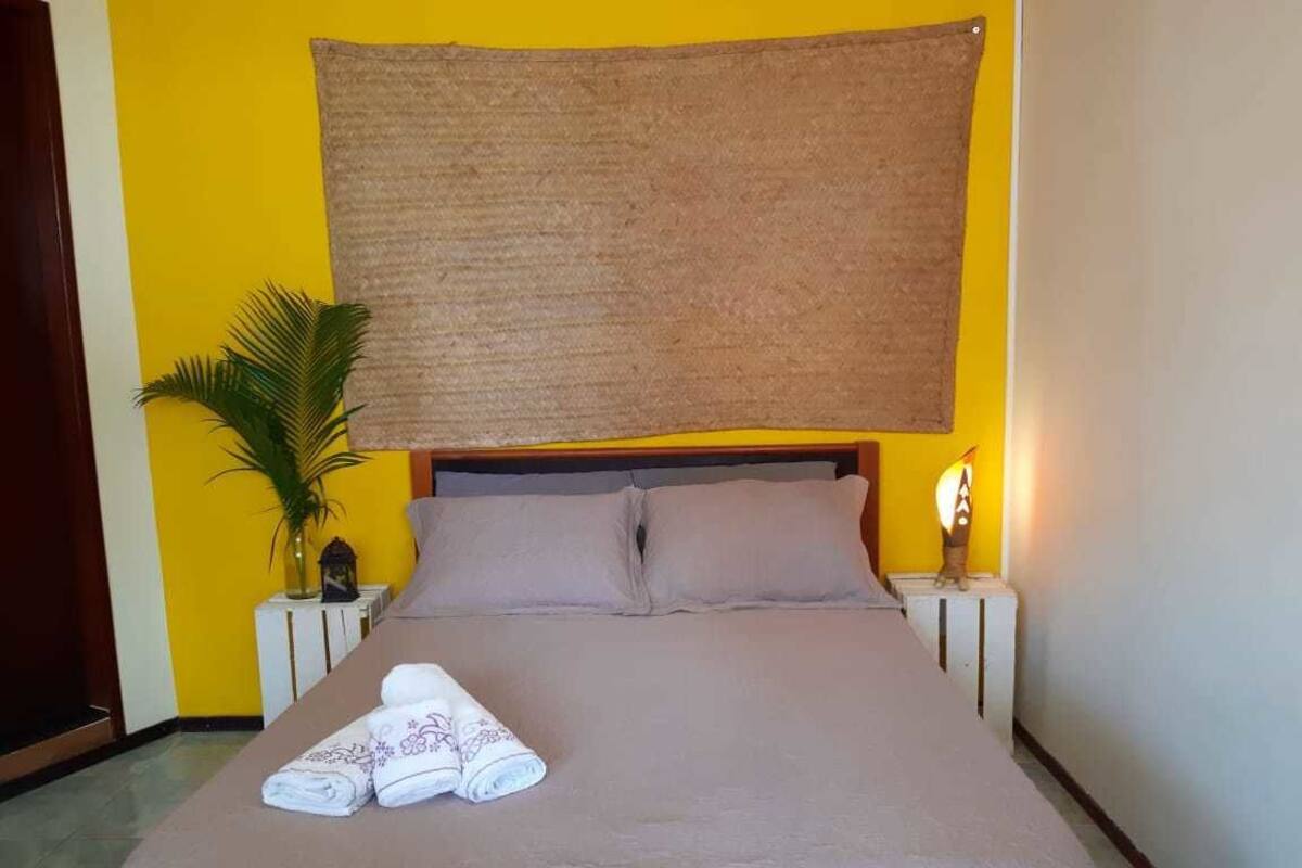 Chambre Quadruple Confort | Fer et planche à repasser, Wi-Fi gratuit, draps fournis