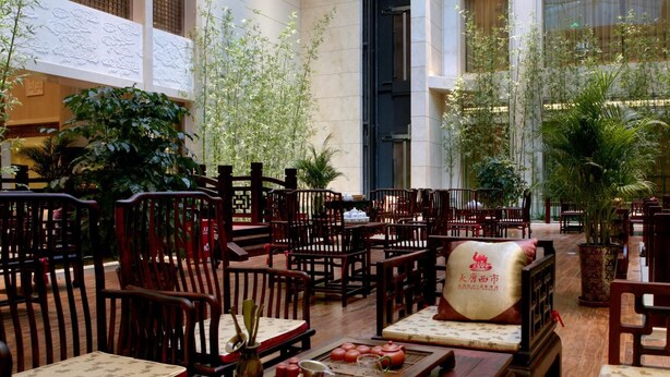 Outdoor dining - Tang Dynasty West Market Hotel (Xi'an)