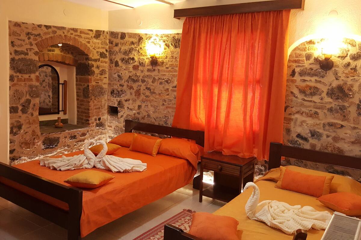 Apartment, 1 Bedroom | Laptop workspace, WiFi (free), bed sheets