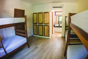 In-room safe, free WiFi, bed sheets - Hostel Refugio (Angra dos Reis)