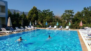 Outdoor pool - Melodi Club Hotel (Kusadasi)