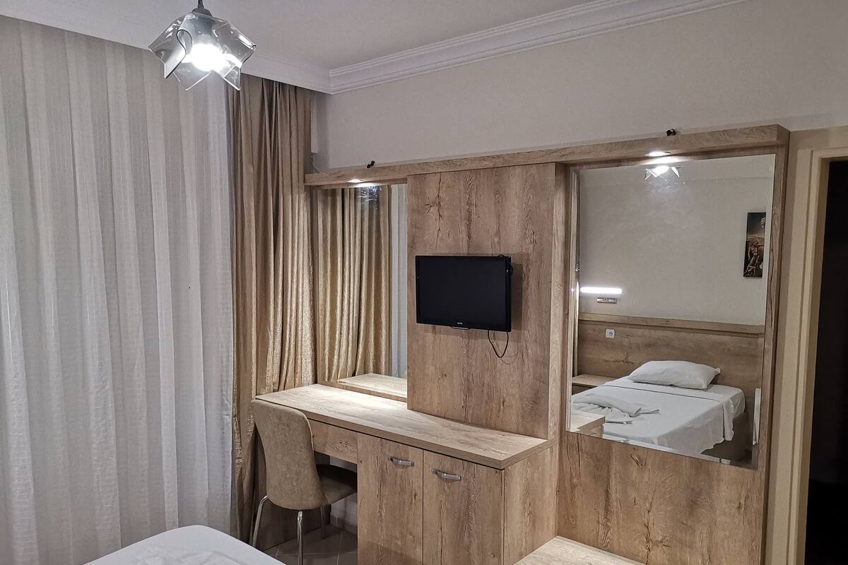 Desk, bed sheets