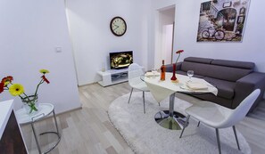 Deluxe Apartment, 1 Bedroom | Living area - Iassium Residence Copou (Iasi)