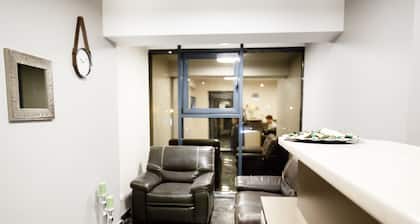 Metropolitan Iassium Luxury Suites