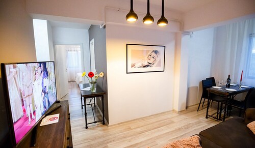 Metropolitan Iassium Luxury Suites