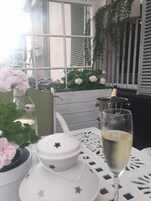 Breakfast, lunch, dinner served; local cuisine 