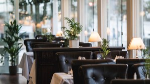 Frokost, lunsj og middag serveres