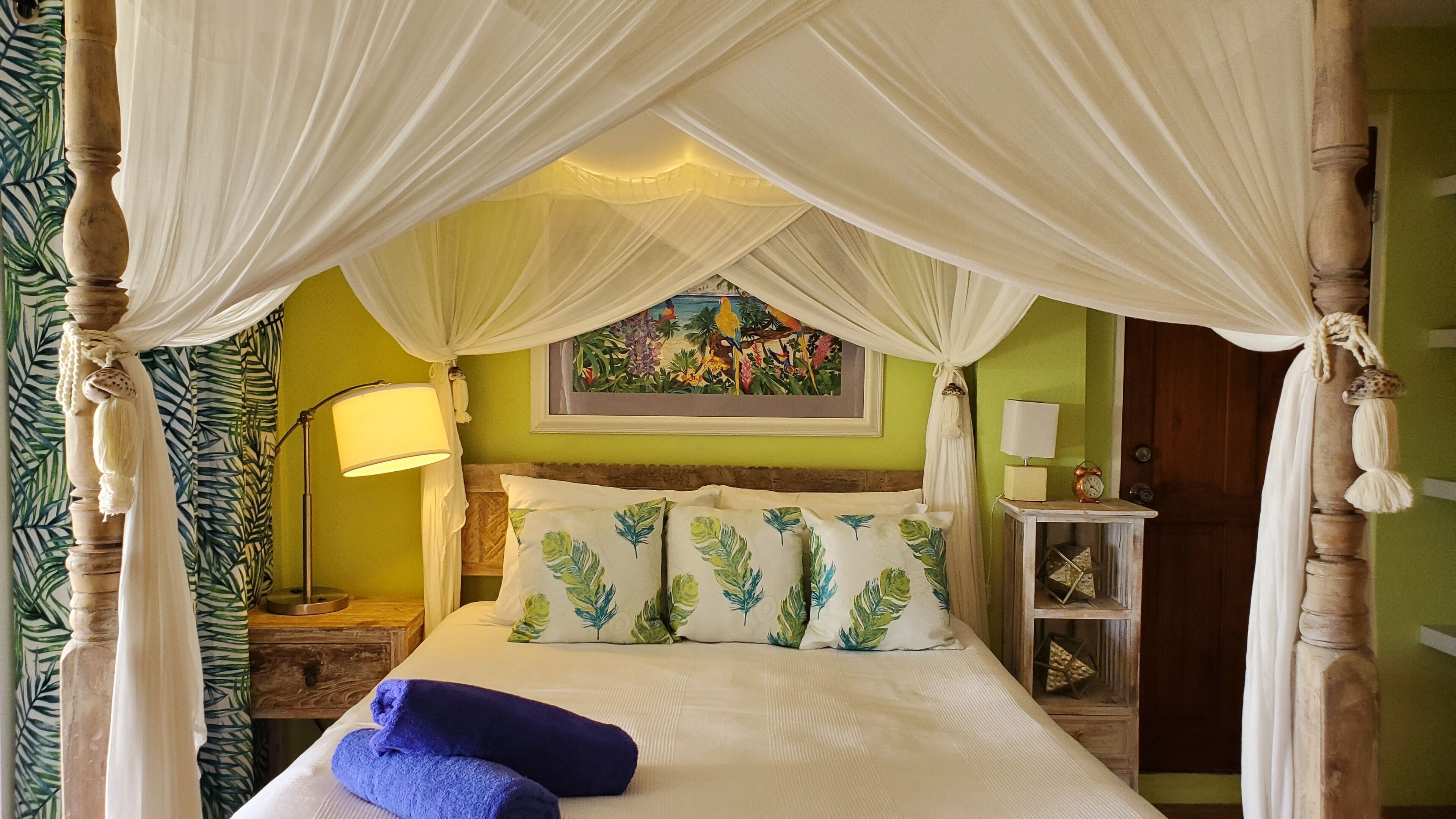 Classic Apartment, 1 Bedroom, Sea View | 1 bedroom, in-room safe, individually decorated, individually furnished