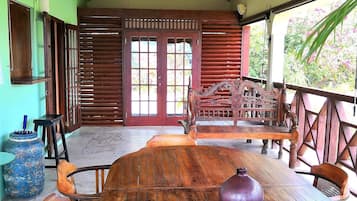 Tempat makan luar
