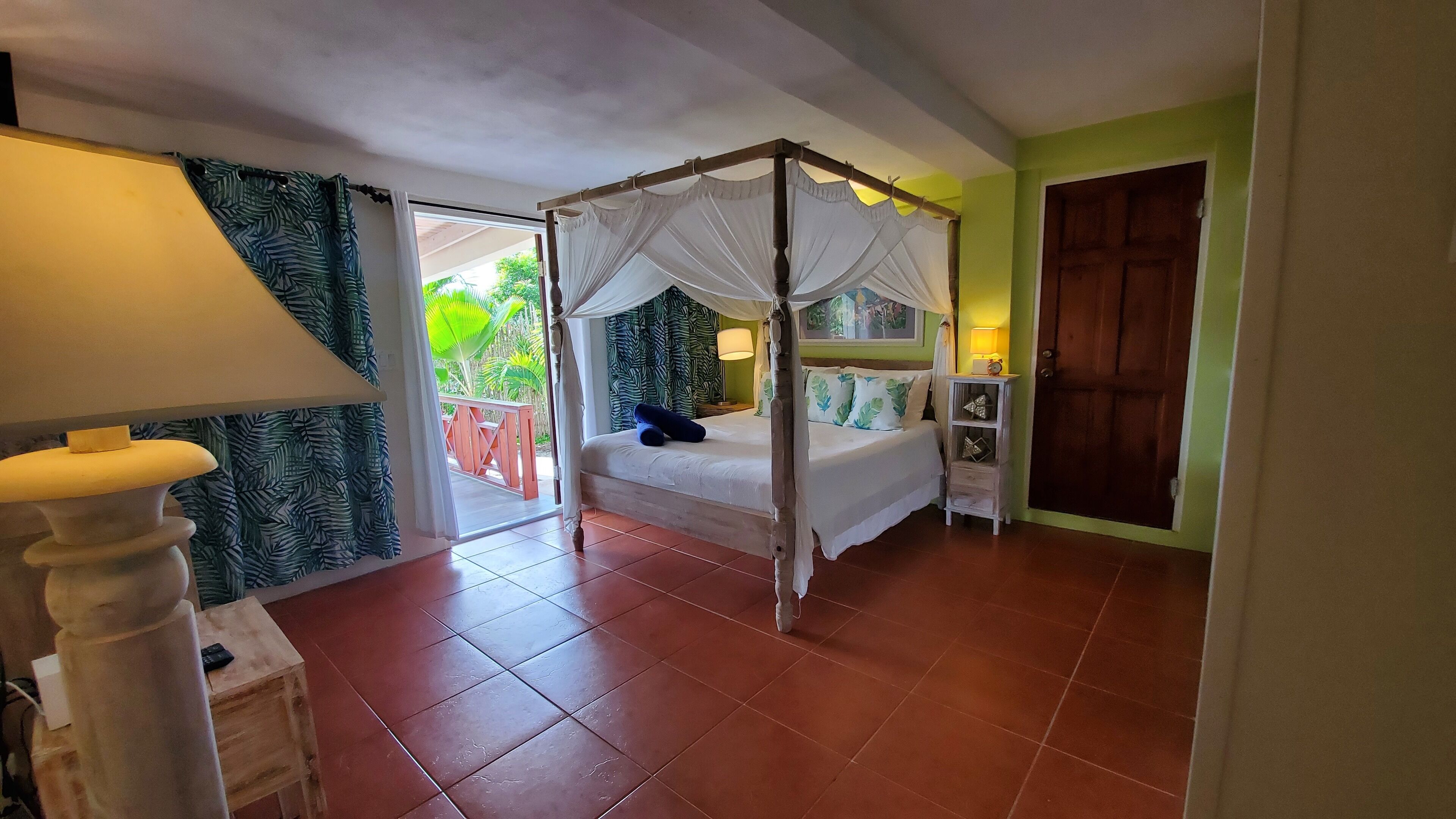 Classic Apartment, 1 Bedroom, Sea View | 1 bedroom, in-room safe, individually decorated, individually furnished