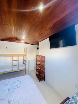 Tabla de planchar con plancha y wifi gratis 