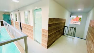Quarto triplo standard | Ferros/tábuas de passar roupa, Wi-Fi de cortesia