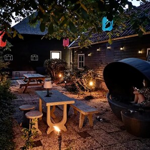 Property grounds - The Black Sheep Hostel (Giethoorn)