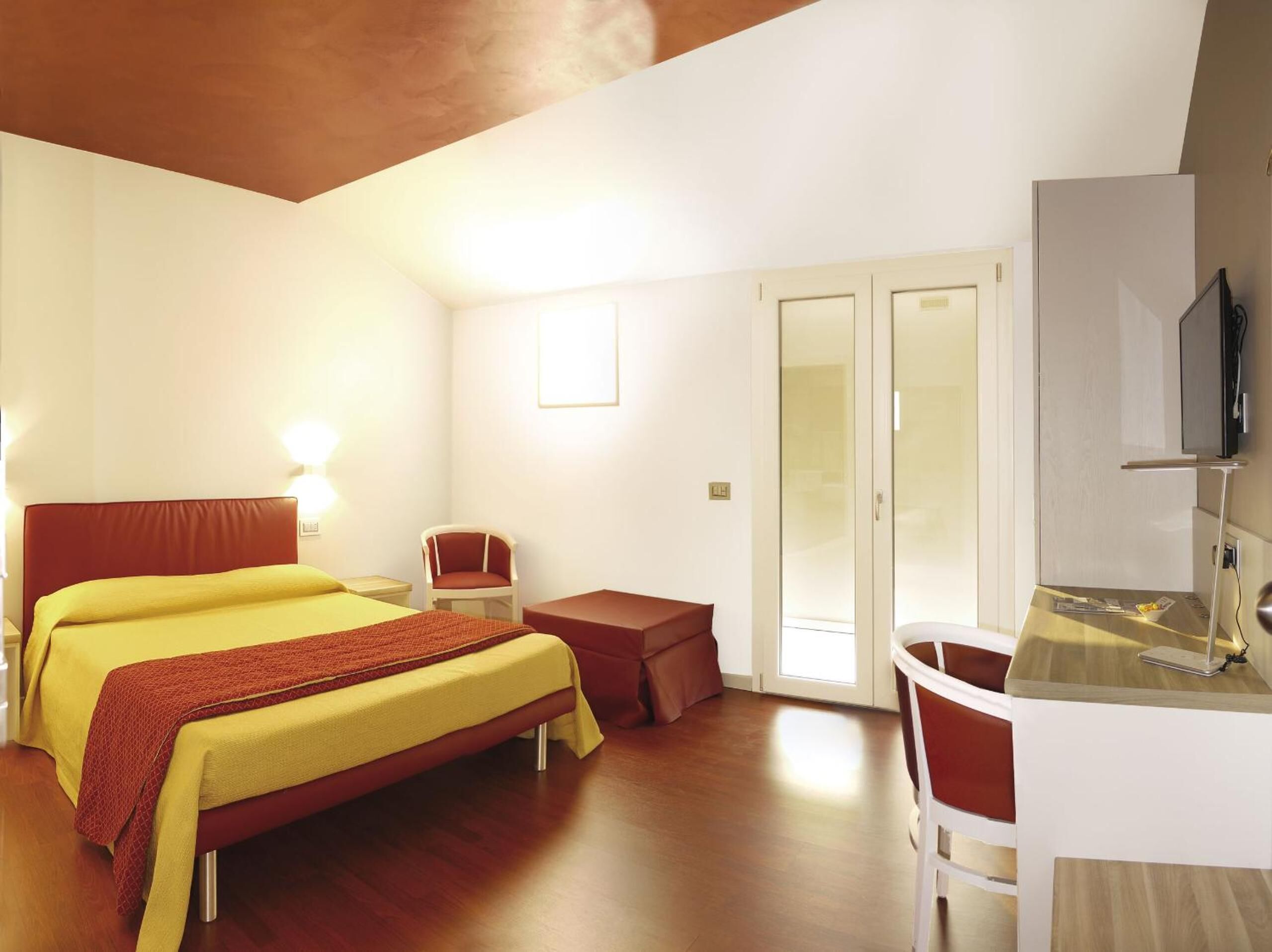 minibar, desk, blackout curtains, soundproofing