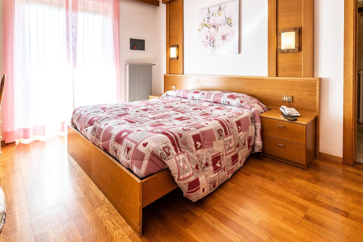 Double or Twin Room | In-room safe