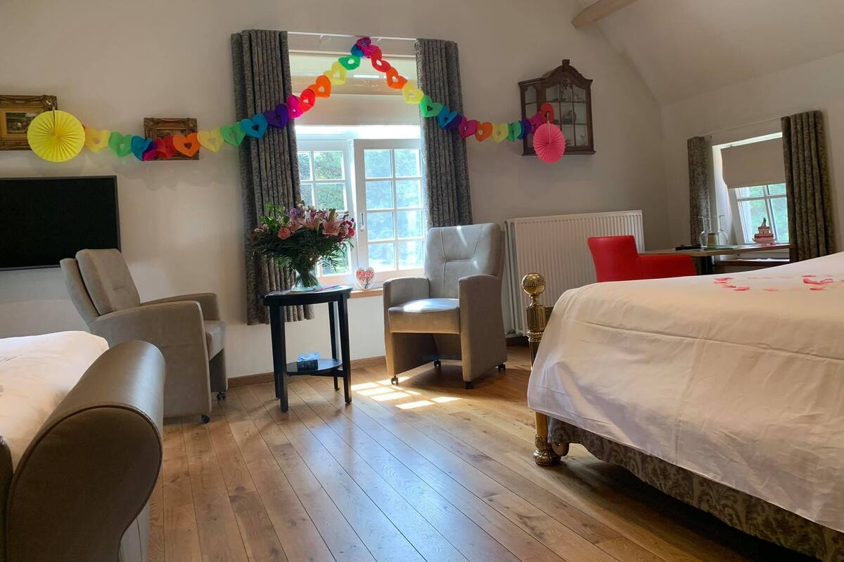 Superior Double Room, 1 King Bed, Garden Area | Premium bedding, minibar, desk, laptop workspace