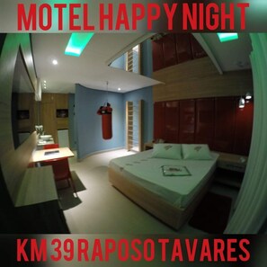 Suite (Fitness) | Bathroom amenities | Shower, free toiletries, hair dryer, slippers - Motel Happy Night - Adults only (Cotia)