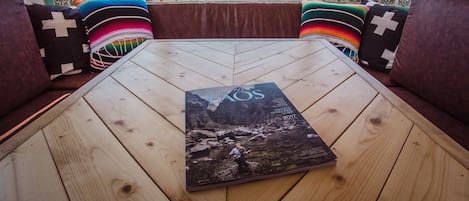 客房 (Jazzy 33' 1950 Spartan Manor) | 獨特裝潢、布置獨特、免費無線上網、床單