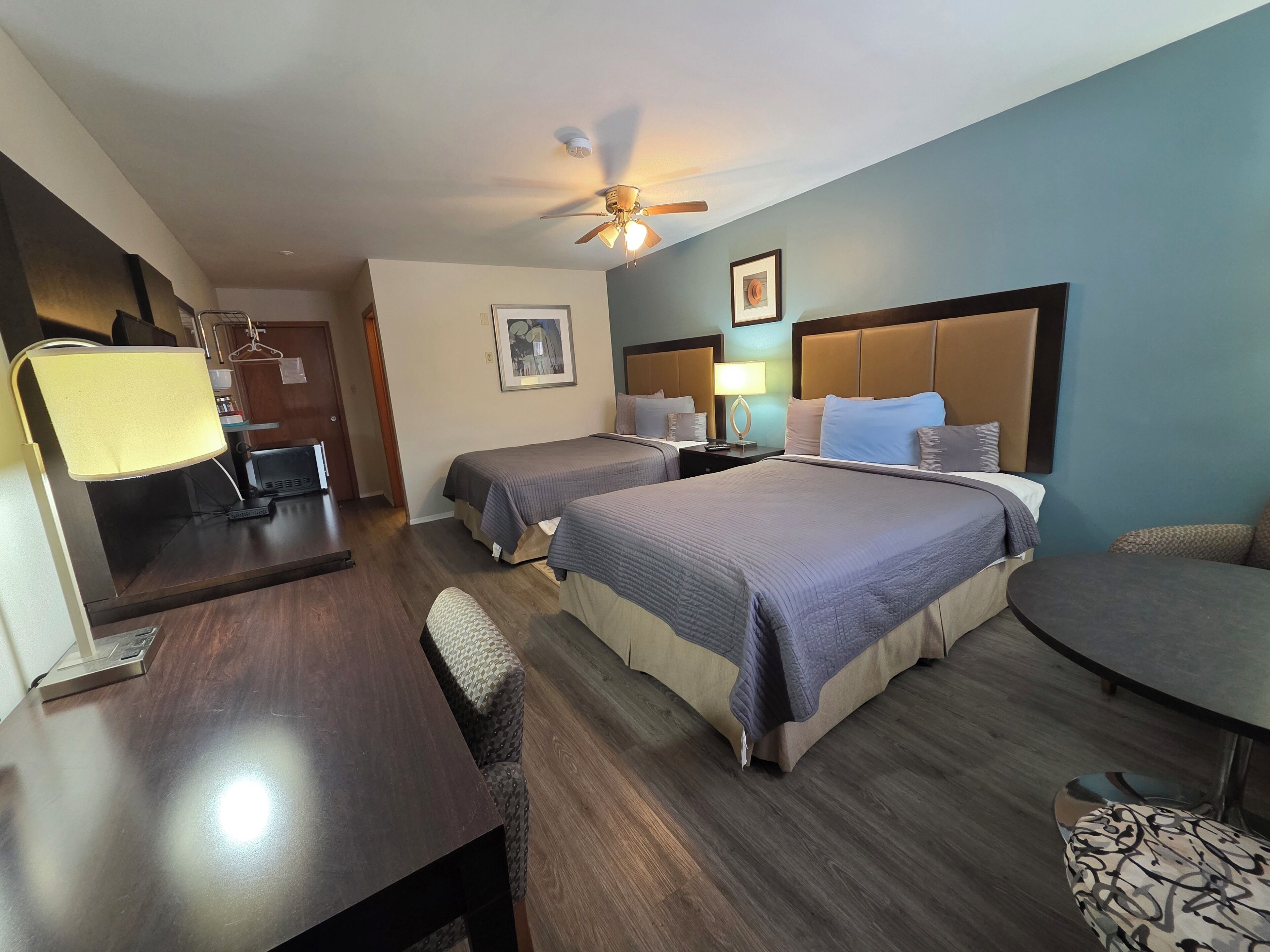 Deluxe Room, 2 Queen Beds | Individually decorated, individually furnished, soundproofing