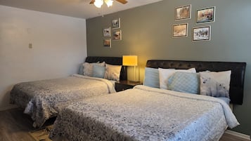Deluxe Room, 2 Queen Beds