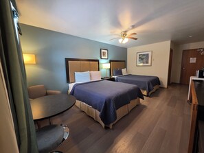 Deluxe Room, 2 Queen Beds | Individually decorated, individually furnished, soundproofing - Shenstone Motor Inn (Georgian Bluffs)
