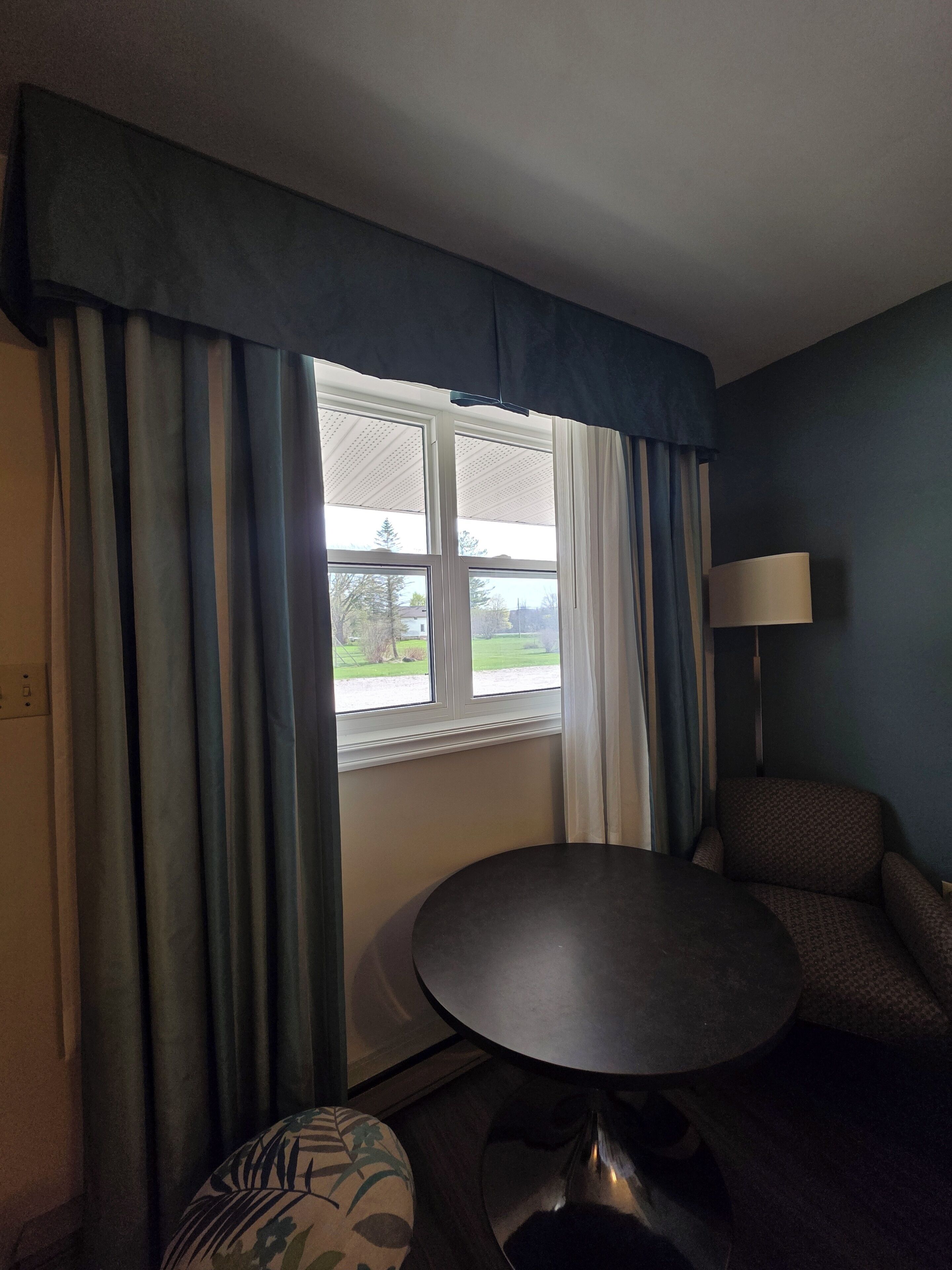 华丽客房, 2 张大床 | 起居区 | 32-英寸电视（配备卫星频道）