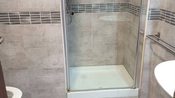 Coffres-forts dans les chambres, bureau, Wi-Fi gratuit