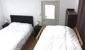 1 Schlafzimmer, hochwertige Bettwaren, Verdunkelungsvorhänge